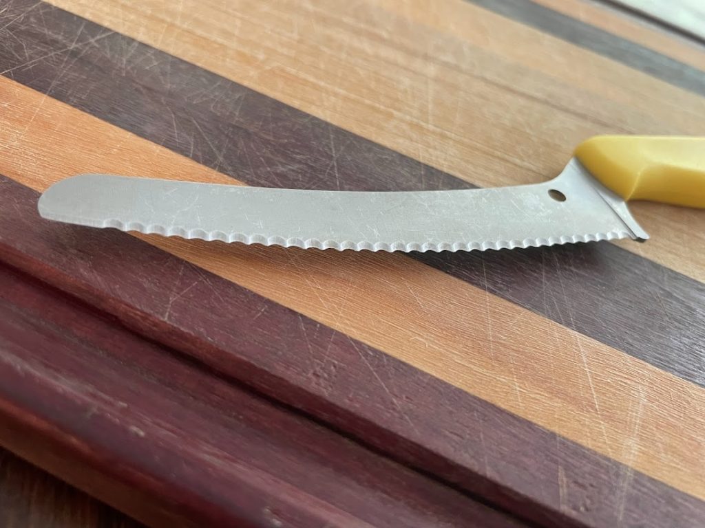 Spyderco Blunt Tip Z-Cut Green Serrated Edge Kitchen Knife For Sale